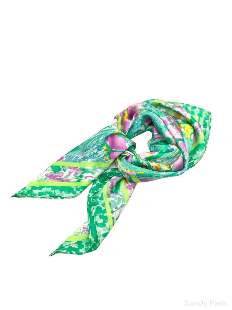 Foulard Carré 69 cm x 69 cm en Polyester - Élégance et Polyvalence